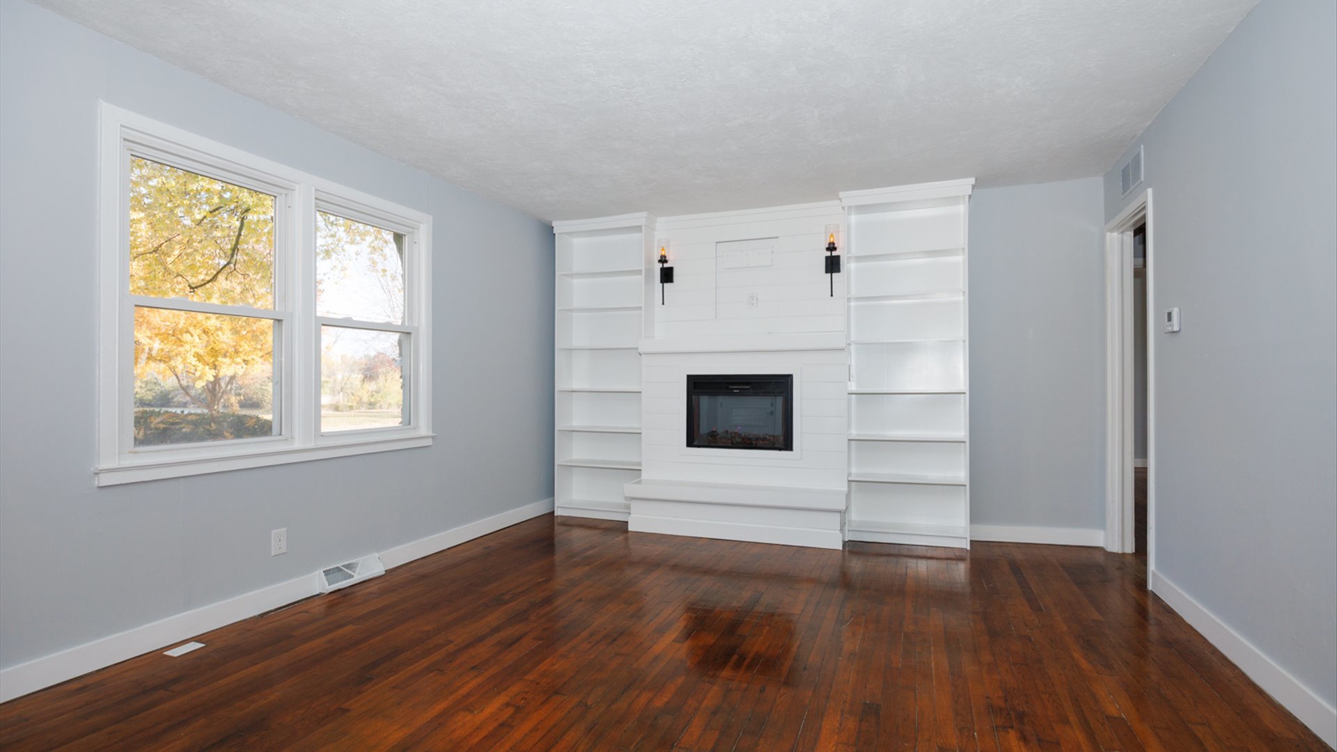 1811 E Lincoln Street, Bloomington, IL 61701