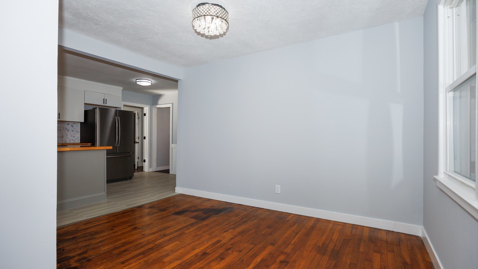 1811 E Lincoln Street, Bloomington, IL 61701