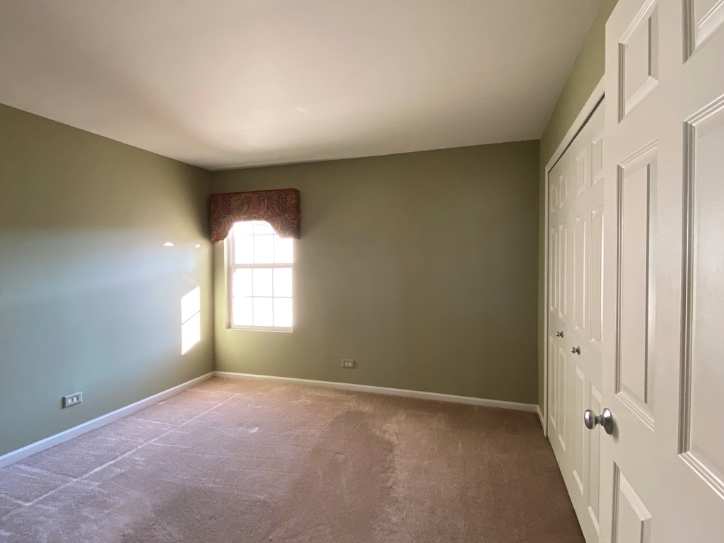 210 Dorset Avenue, Oswego, IL 60543