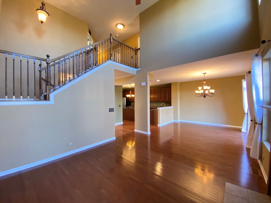 210 Dorset Avenue, Oswego, IL 60543