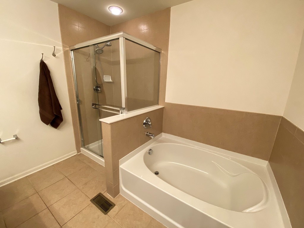 210 Dorset Avenue, Oswego, IL 60543