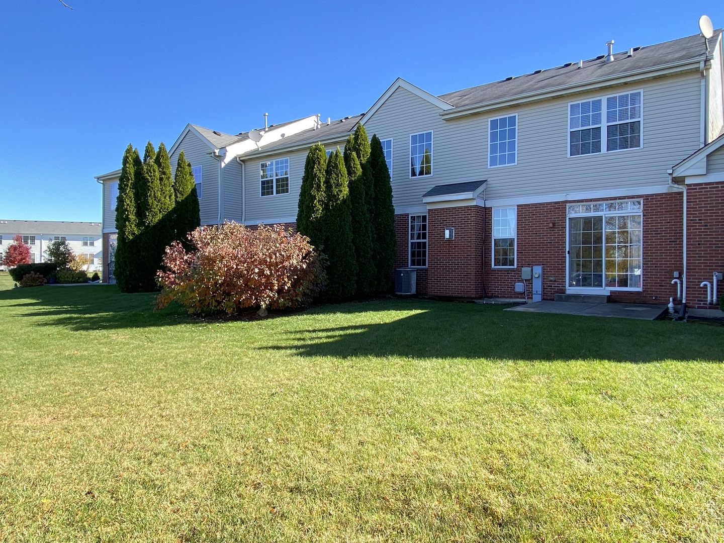 210 Dorset Avenue, Oswego, IL 60543