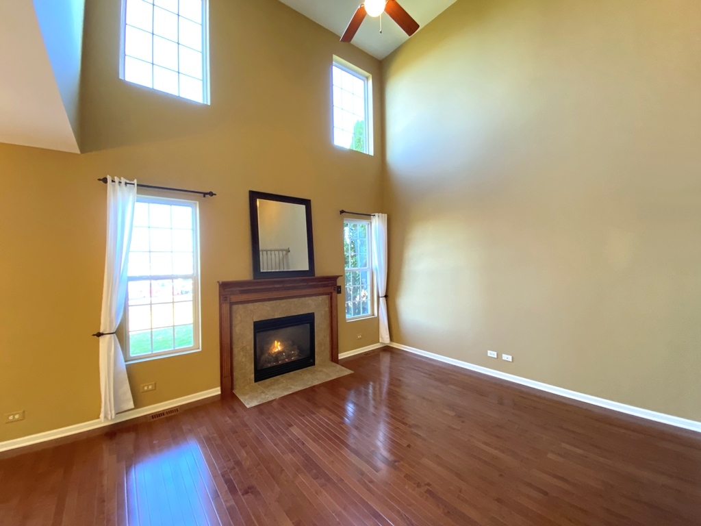 210 Dorset Avenue, Oswego, IL 60543