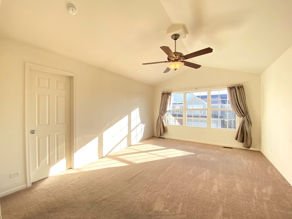 210 Dorset Avenue, Oswego, IL 60543