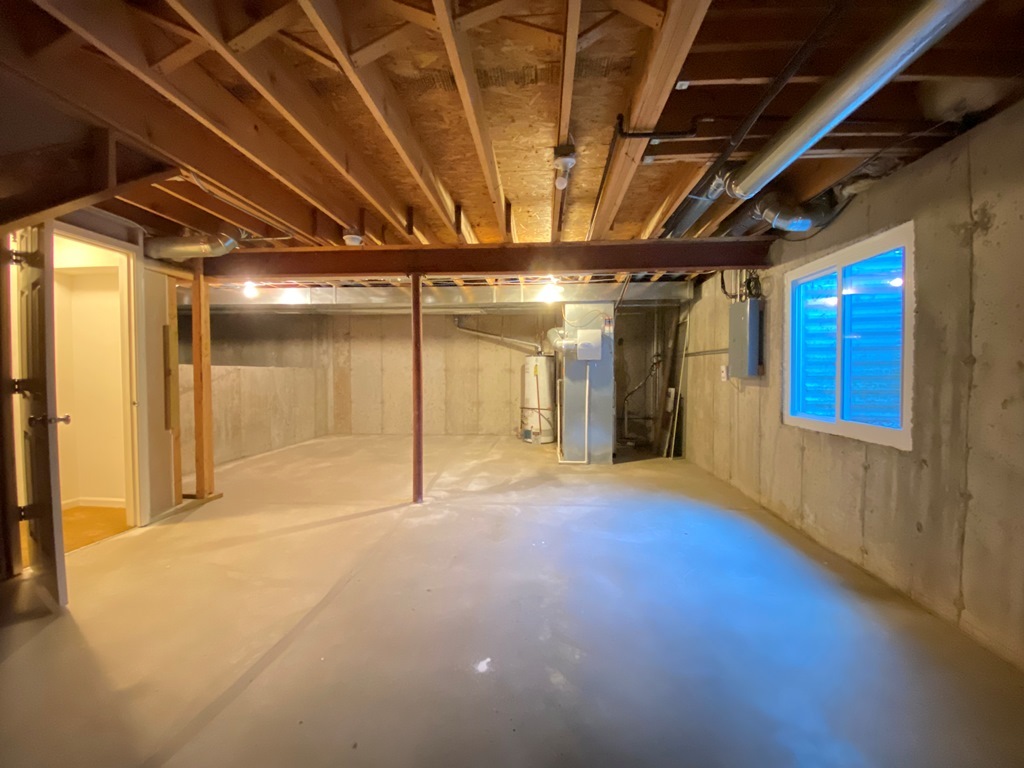 210 Dorset Avenue, Oswego, IL 60543