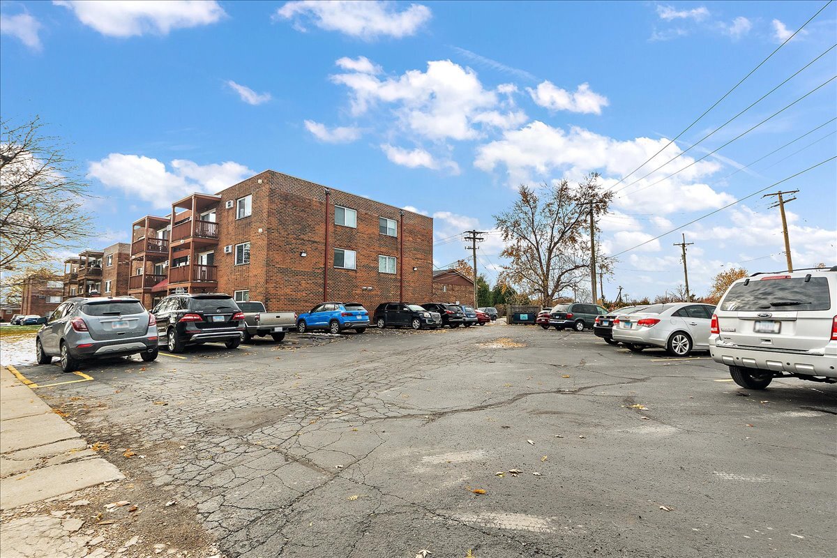 17528 71st Avenue #2D, Tinley Park, IL 60477