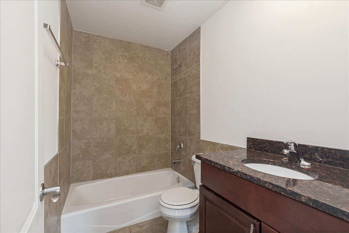 17528 71st Avenue #2D, Tinley Park, IL 60477