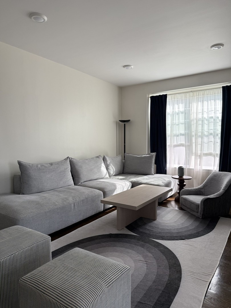 11S427 Rachael Court, Willowbrook, IL 60527