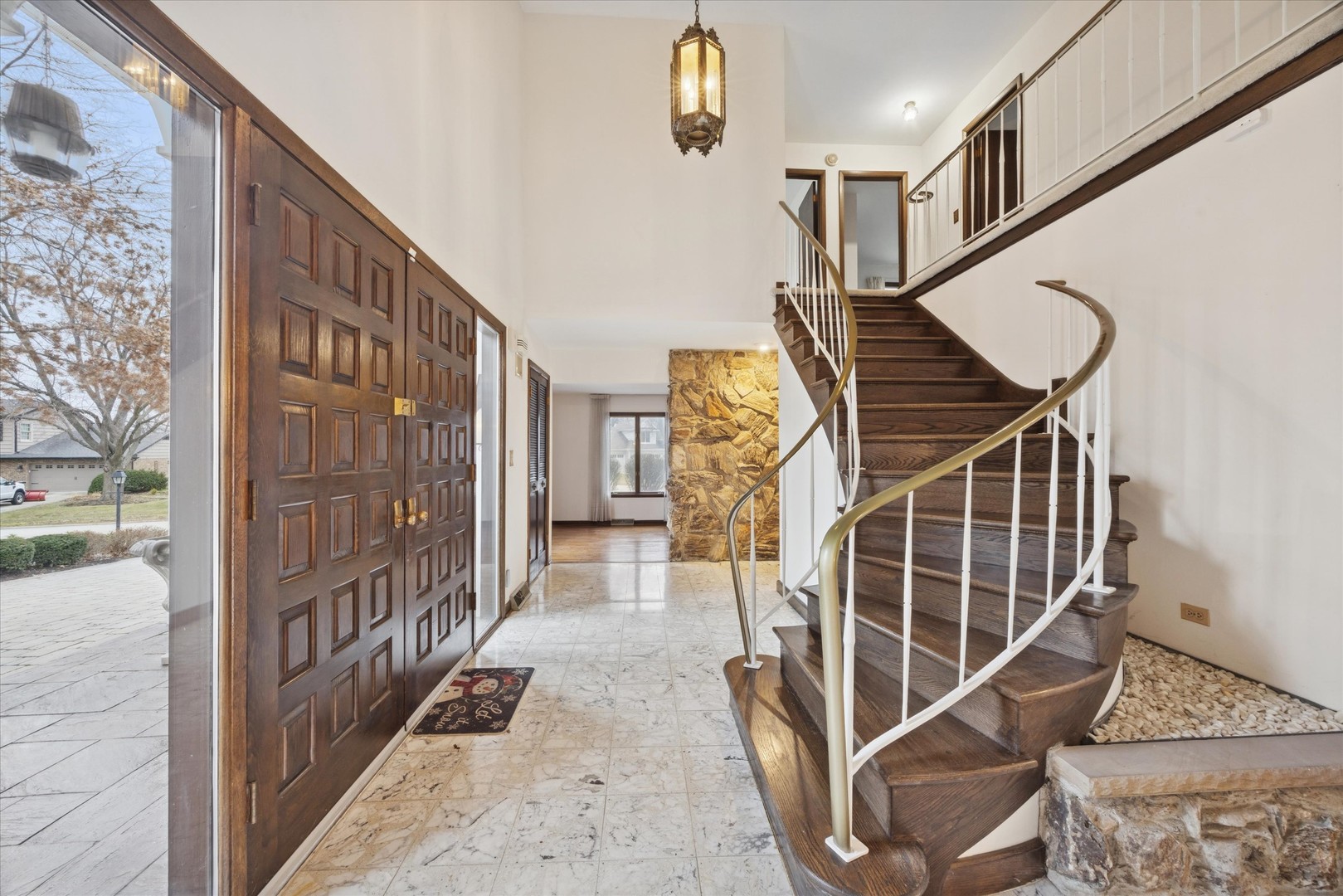 28 Concord Drive, Oak Brook, IL 60523