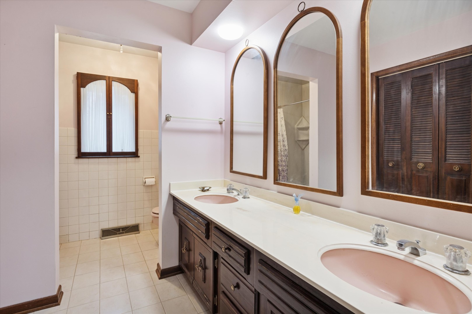 28 Concord Drive, Oak Brook, IL 60523