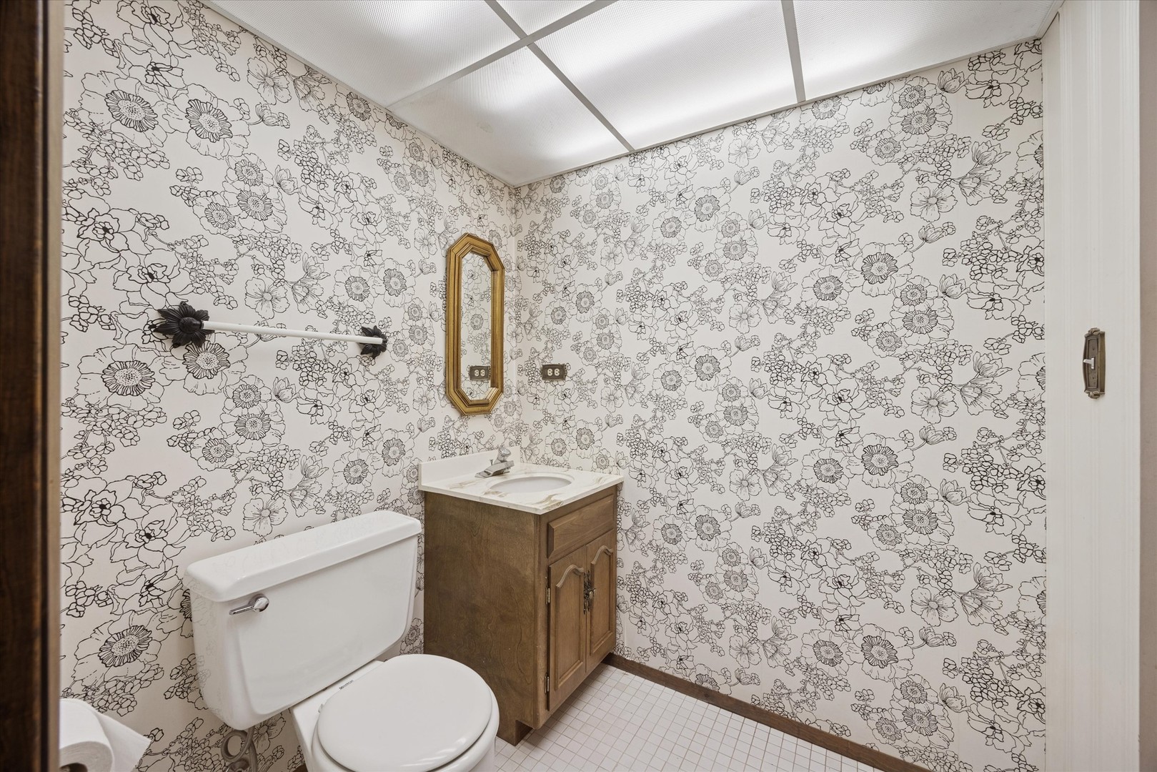 28 Concord Drive, Oak Brook, IL 60523