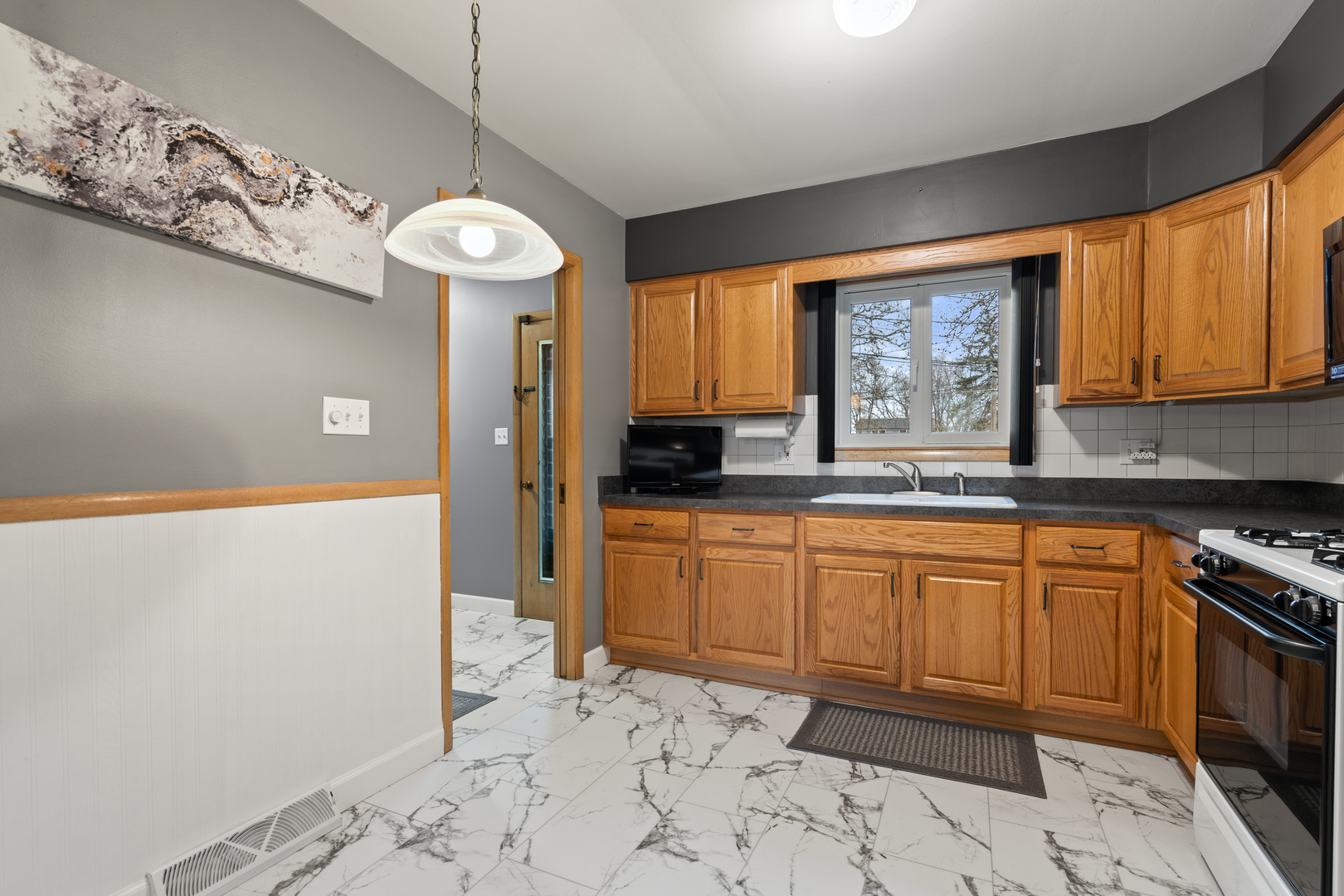 537-541 N Edgelawn Drive #537, Aurora, IL 60506