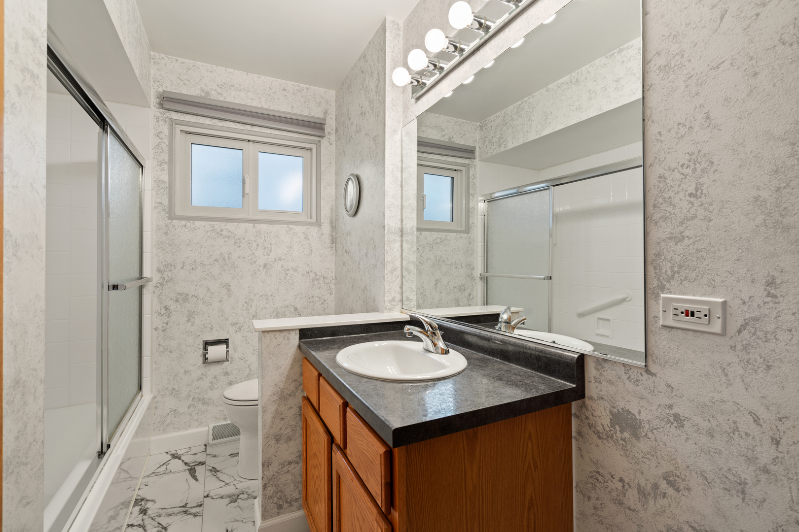 537-541 N Edgelawn Drive #537, Aurora, IL 60506