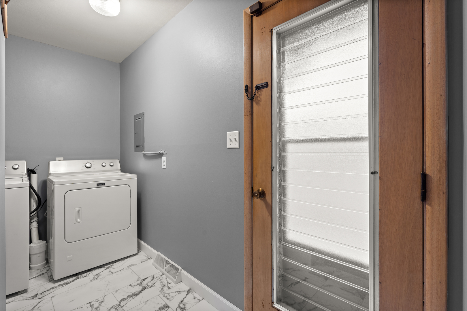 537-541 N Edgelawn Drive #537, Aurora, IL 60506