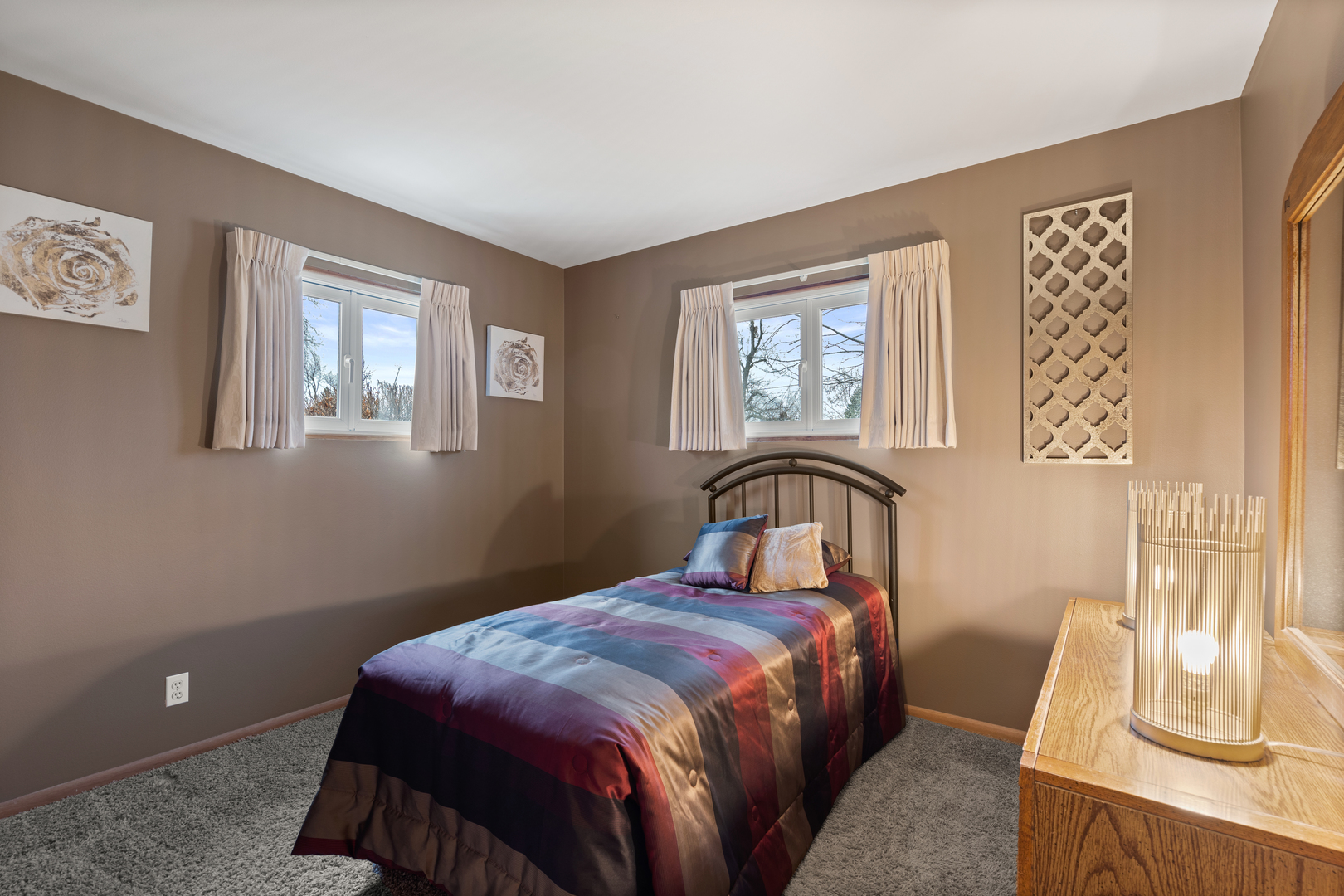 537-541 N Edgelawn Drive #537, Aurora, IL 60506