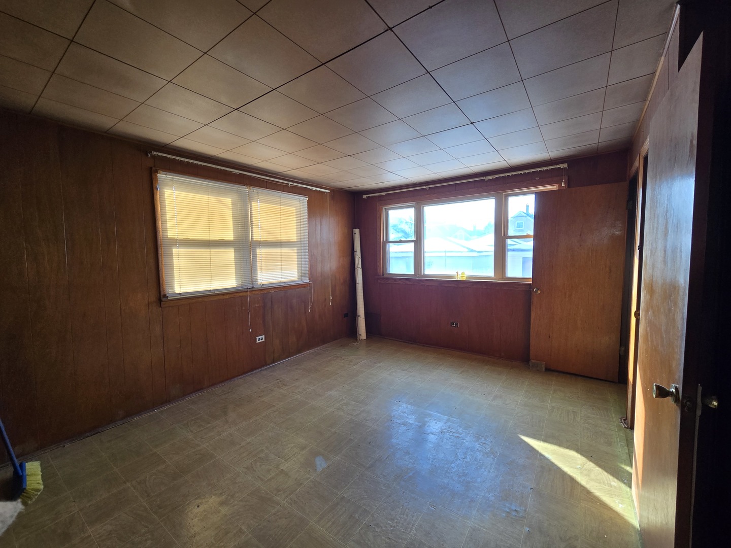 3720 S Hermitage Avenue, Chicago, IL 60609