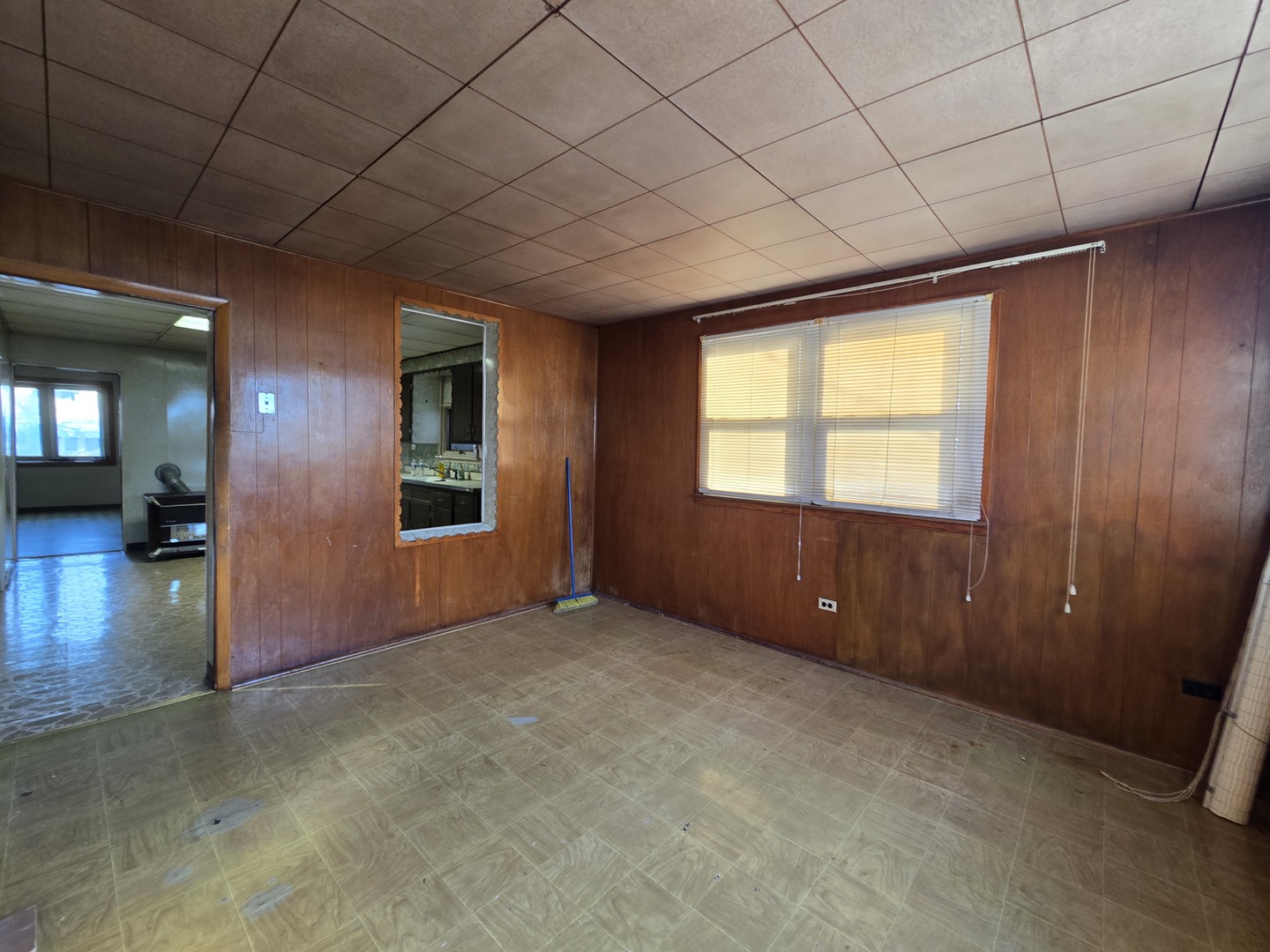 3720 S Hermitage Avenue, Chicago, IL 60609