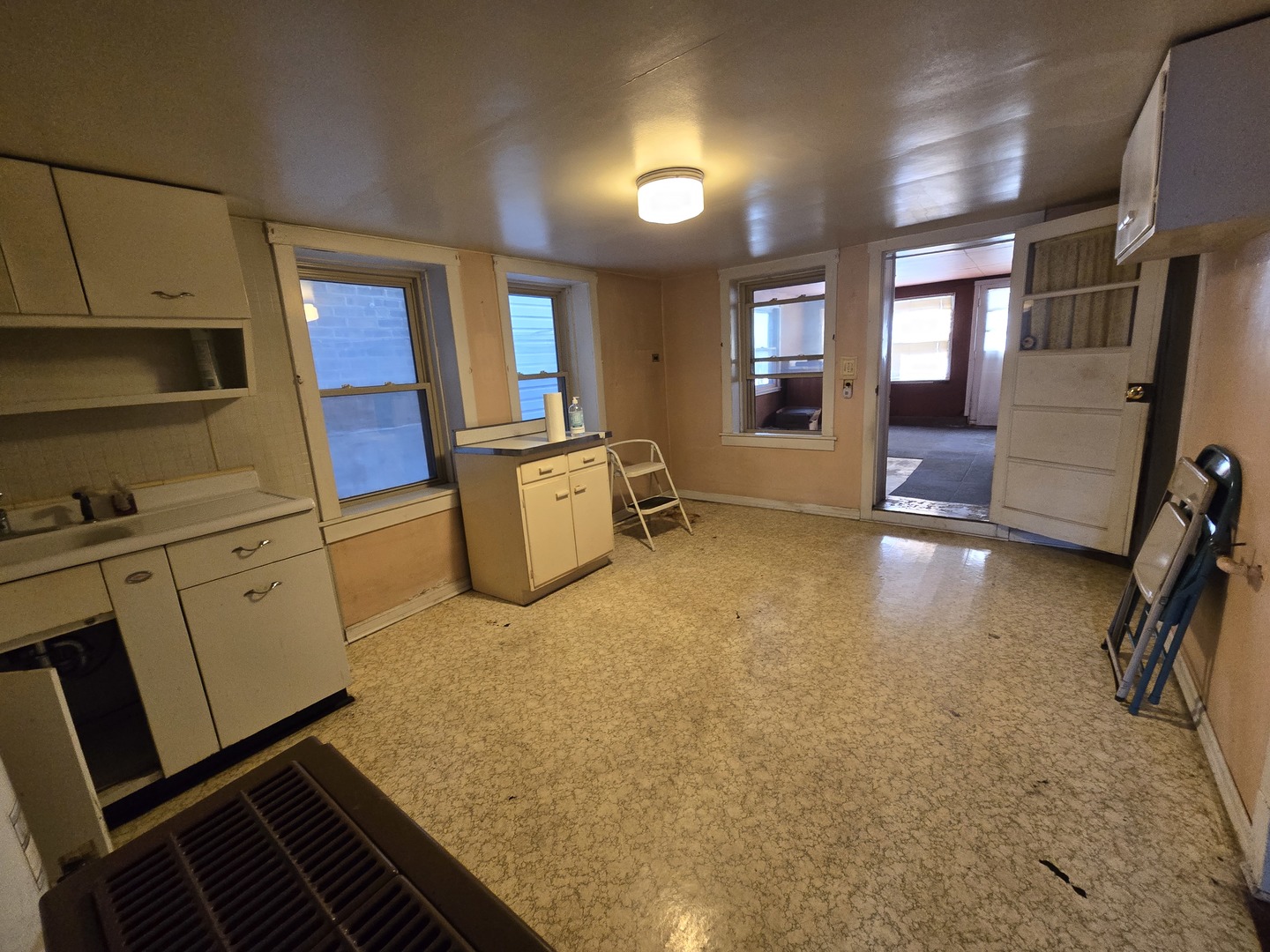 3720 S Hermitage Avenue, Chicago, IL 60609