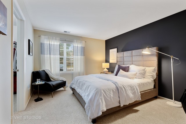 13 Burberry Circle #414, Schaumburg, IL 60173