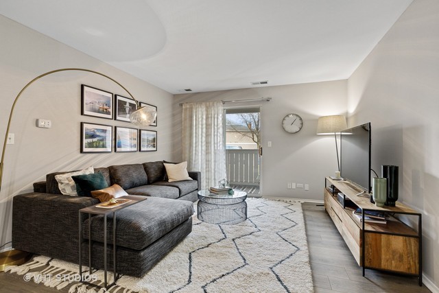 13 Burberry Circle #414, Schaumburg, IL 60173