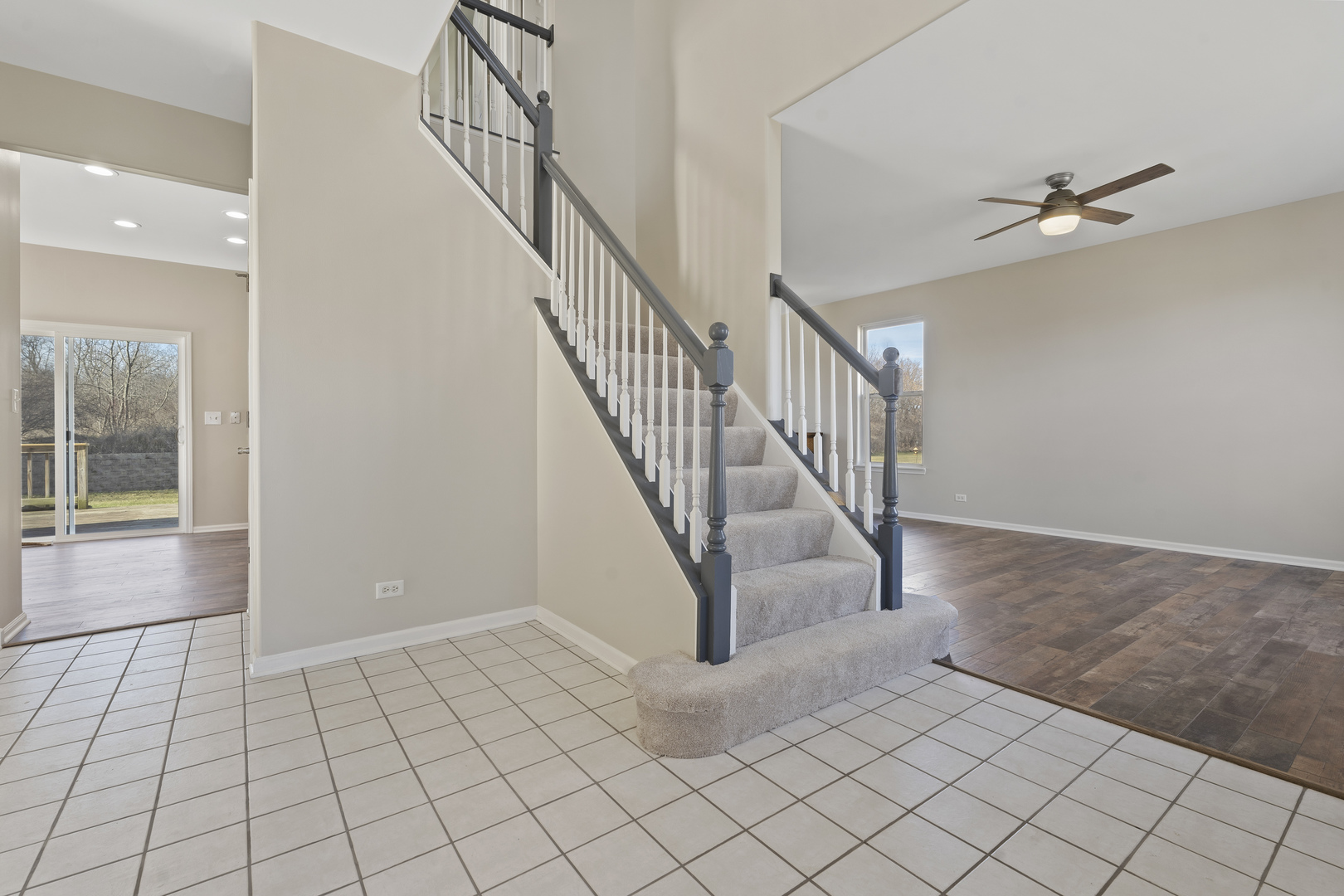 32804 Bending Creek, McHenry, IL 60051