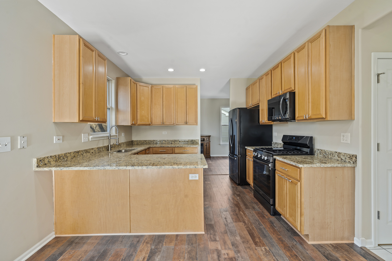 32804 Bending Creek, McHenry, IL 60051