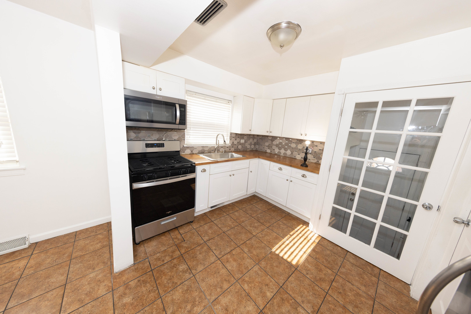 2718 East Avenue, Berwyn, IL 60402