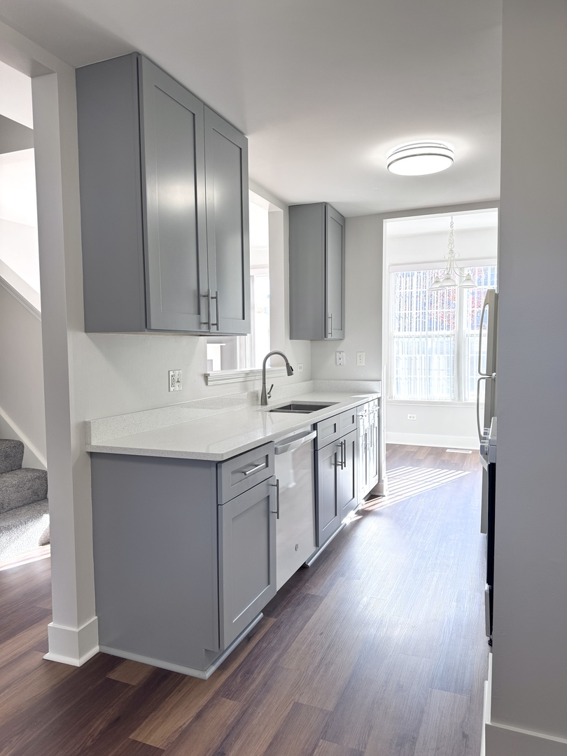 2406 Sheehan Drive, Naperville, IL 60564