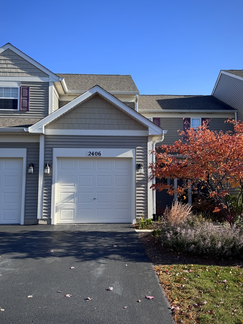 2406 Sheehan Drive, Naperville, IL 60564