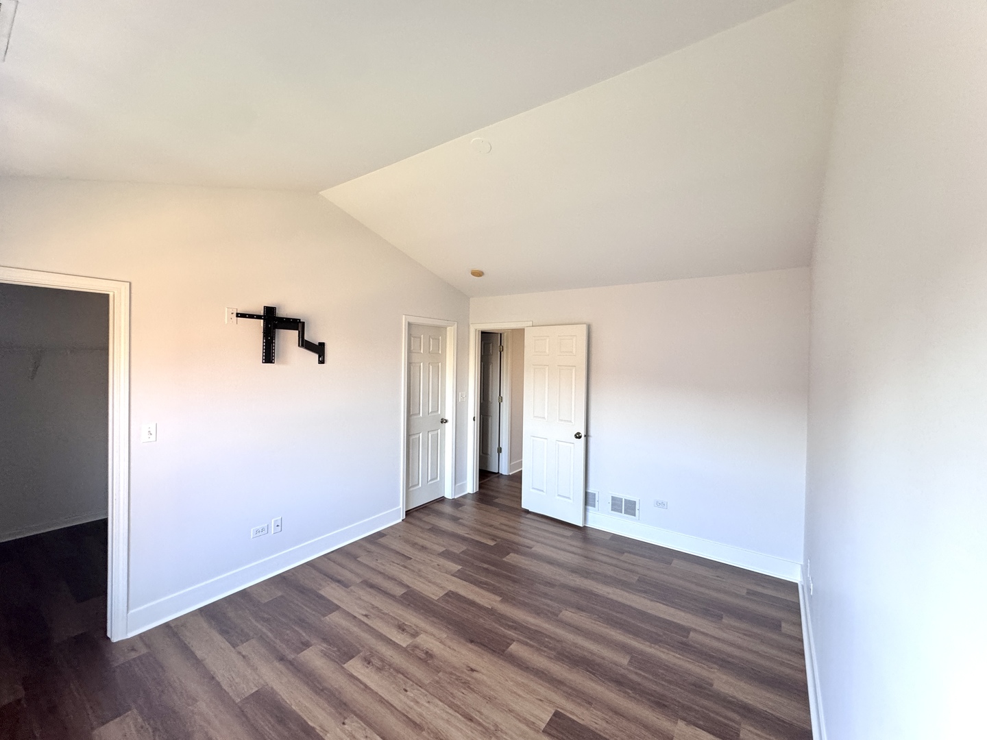 2406 Sheehan Drive, Naperville, IL 60564