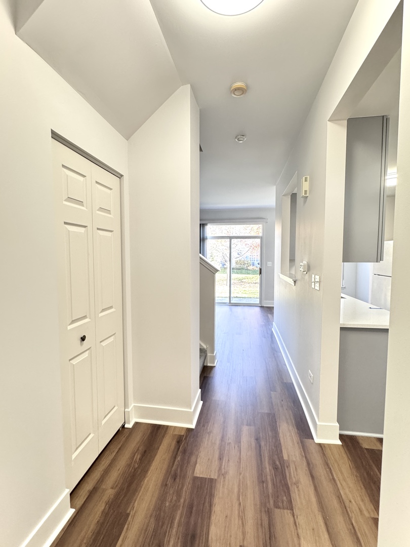 2406 Sheehan Drive, Naperville, IL 60564