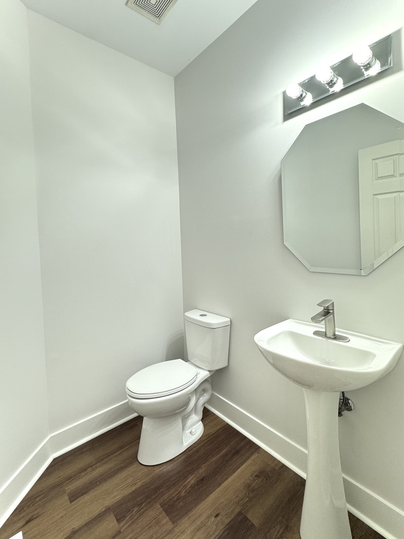 2406 Sheehan Drive, Naperville, IL 60564