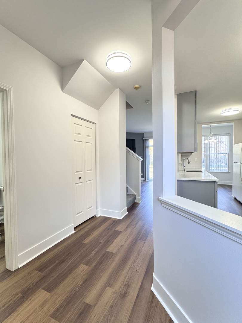 2406 Sheehan Drive, Naperville, IL 60564