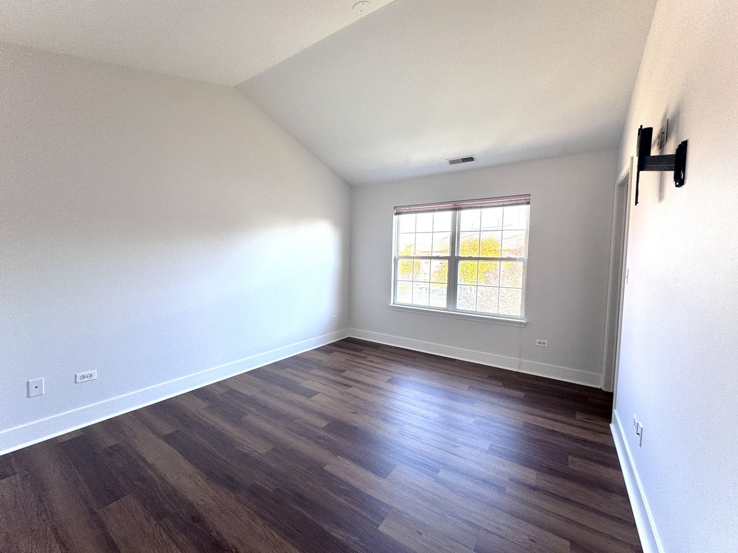 2406 Sheehan Drive, Naperville, IL 60564