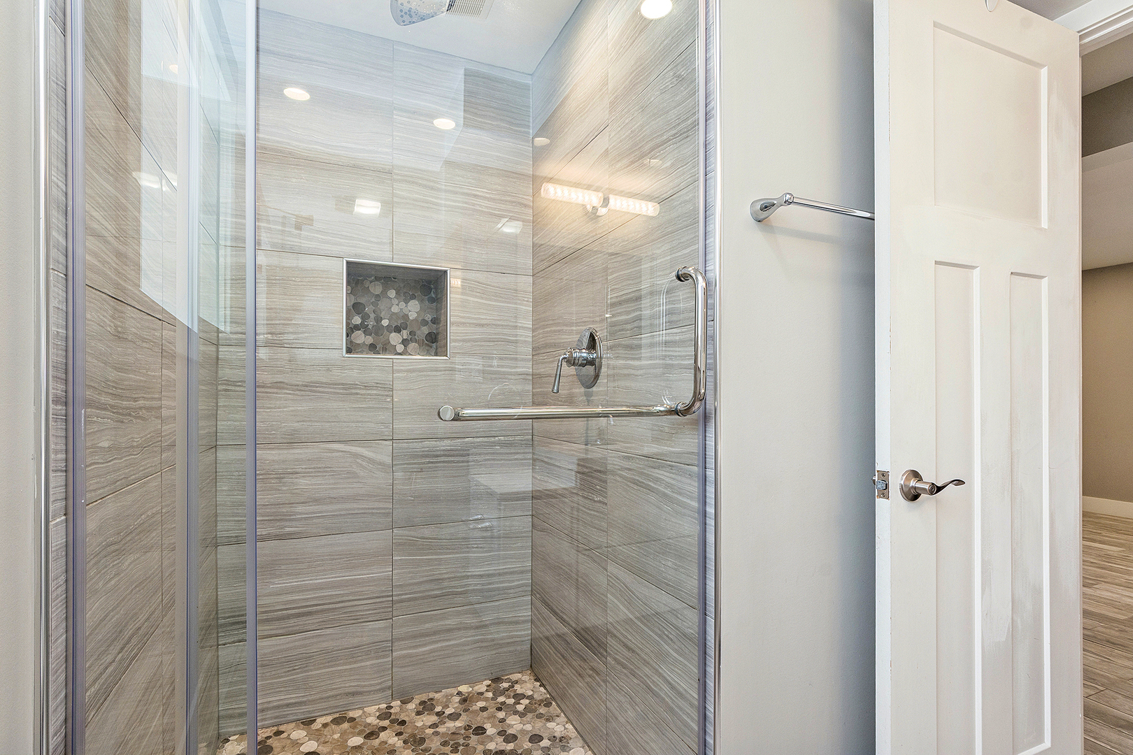 7433 S 88th Avenue, Justice, IL 60458