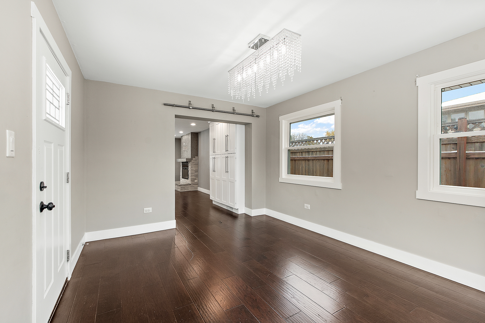 7433 S 88th Avenue, Justice, IL 60458