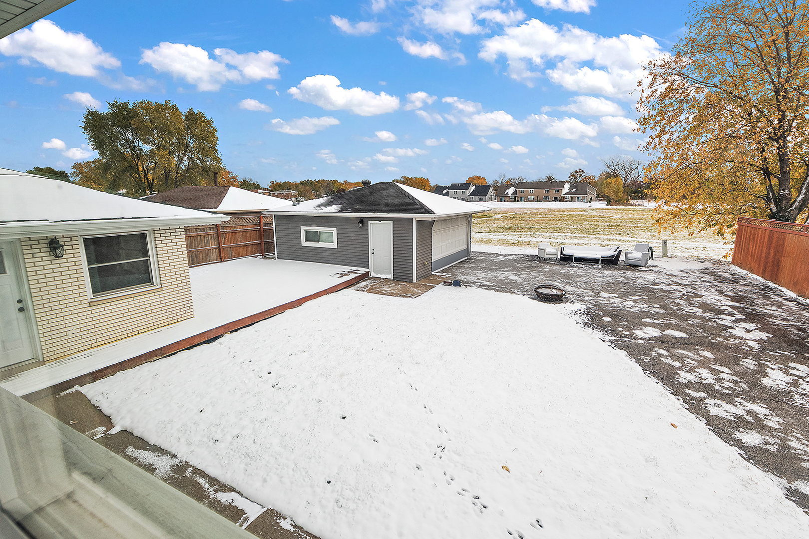 7433 S 88th Avenue, Justice, IL 60458