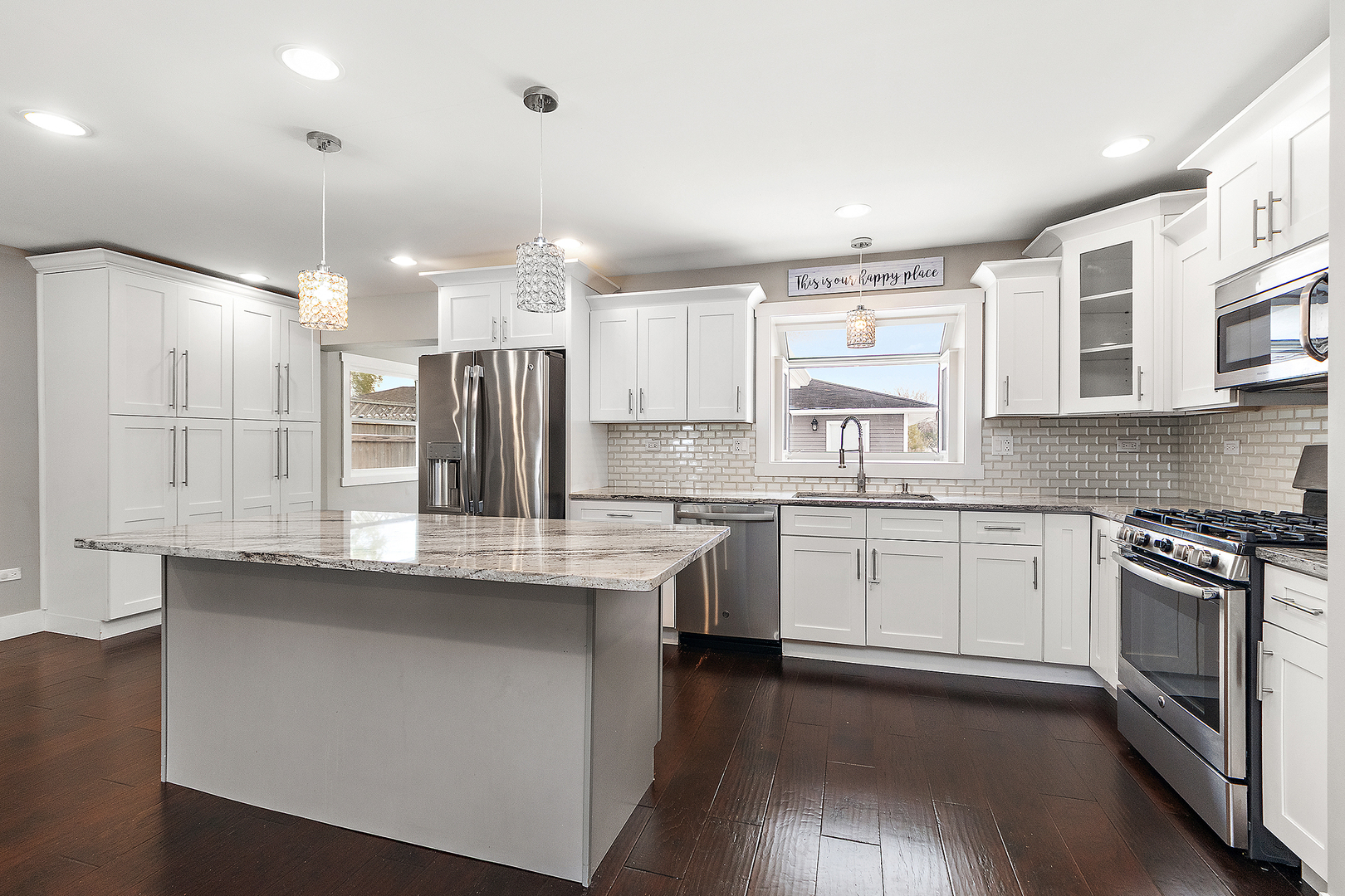 7433 S 88th Avenue, Justice, IL 60458