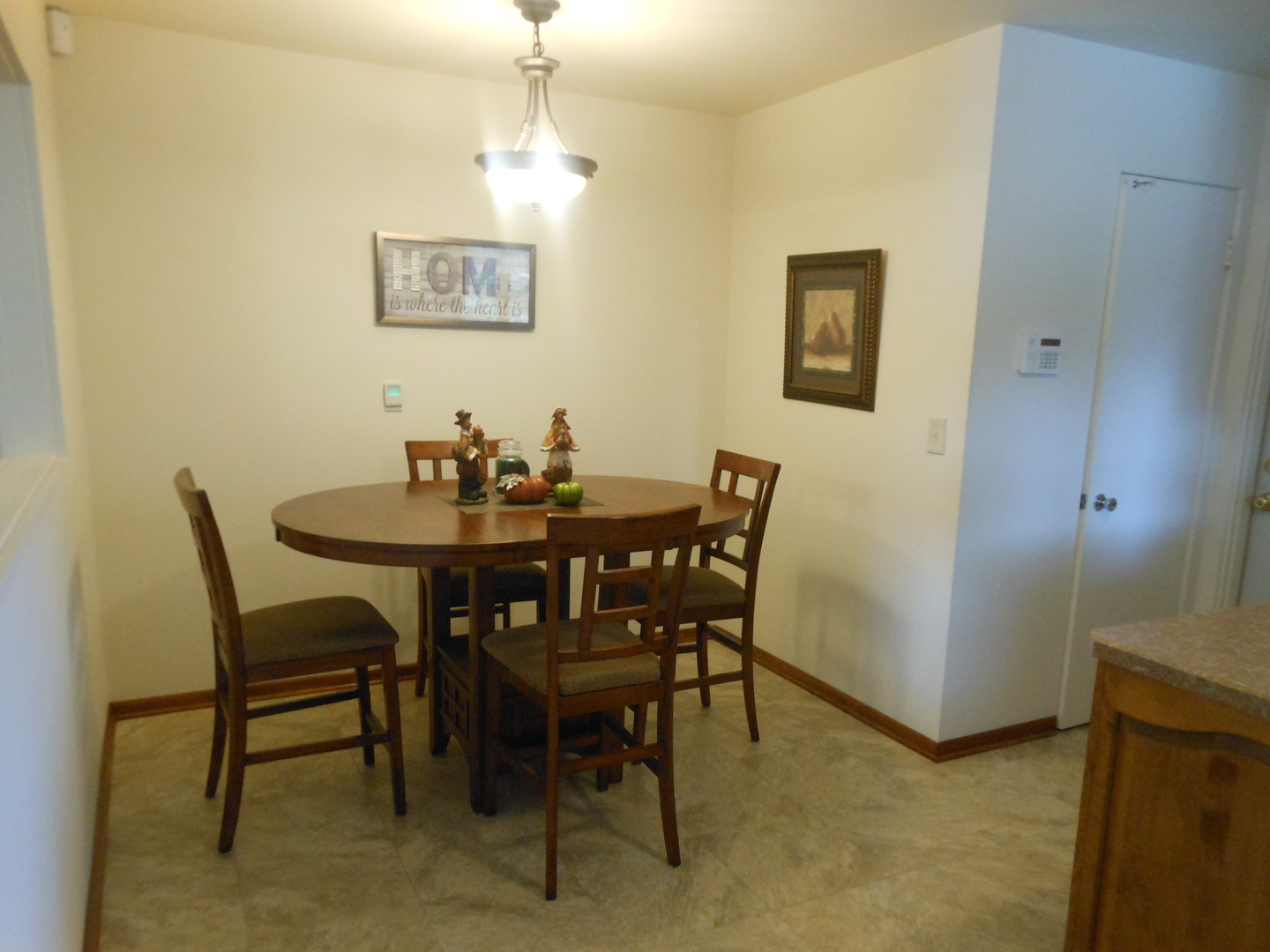 1616 Heiden Avenue, Crest Hill, IL 60403