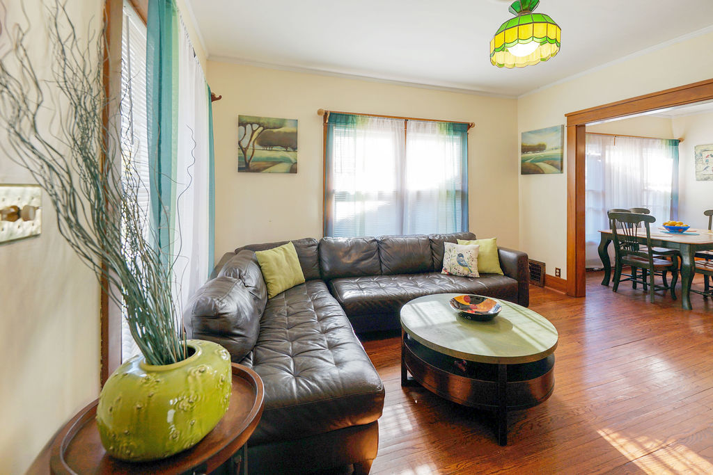 149 S Gladstone Avenue, Aurora, IL 60506