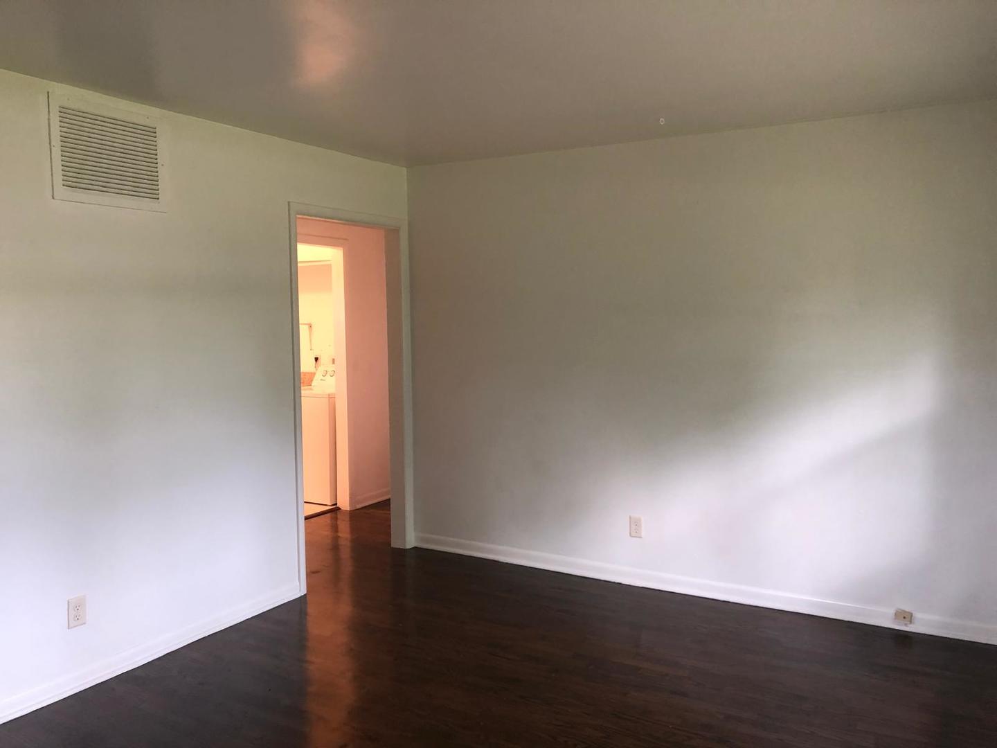 116 Pauline Avenue, Crystal Lake, IL 60014