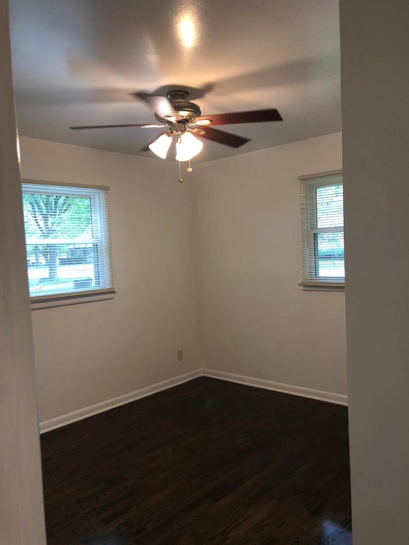 116 Pauline Avenue, Crystal Lake, IL 60014