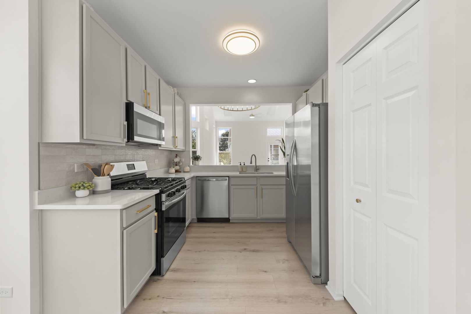 911 Bluebell Circle, Joliet, IL 60431