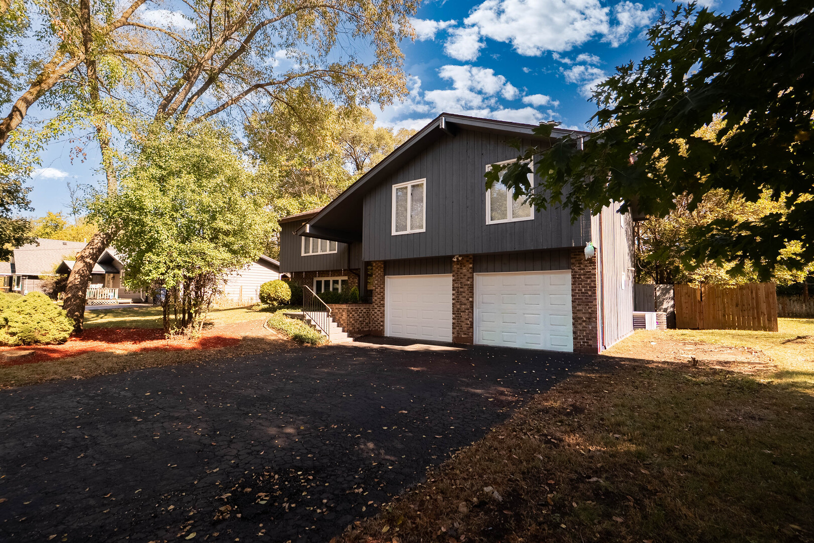1245 WINAKI Trail, Algonquin, IL 60102