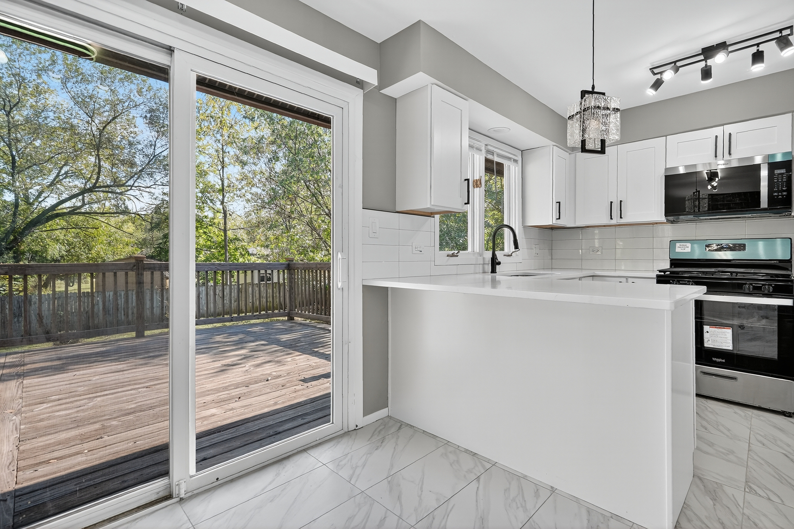 1245 WINAKI Trail, Algonquin, IL 60102