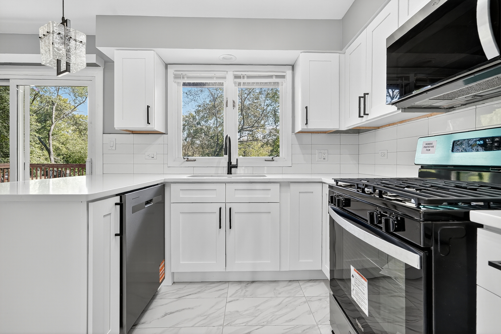 1245 WINAKI Trail, Algonquin, IL 60102