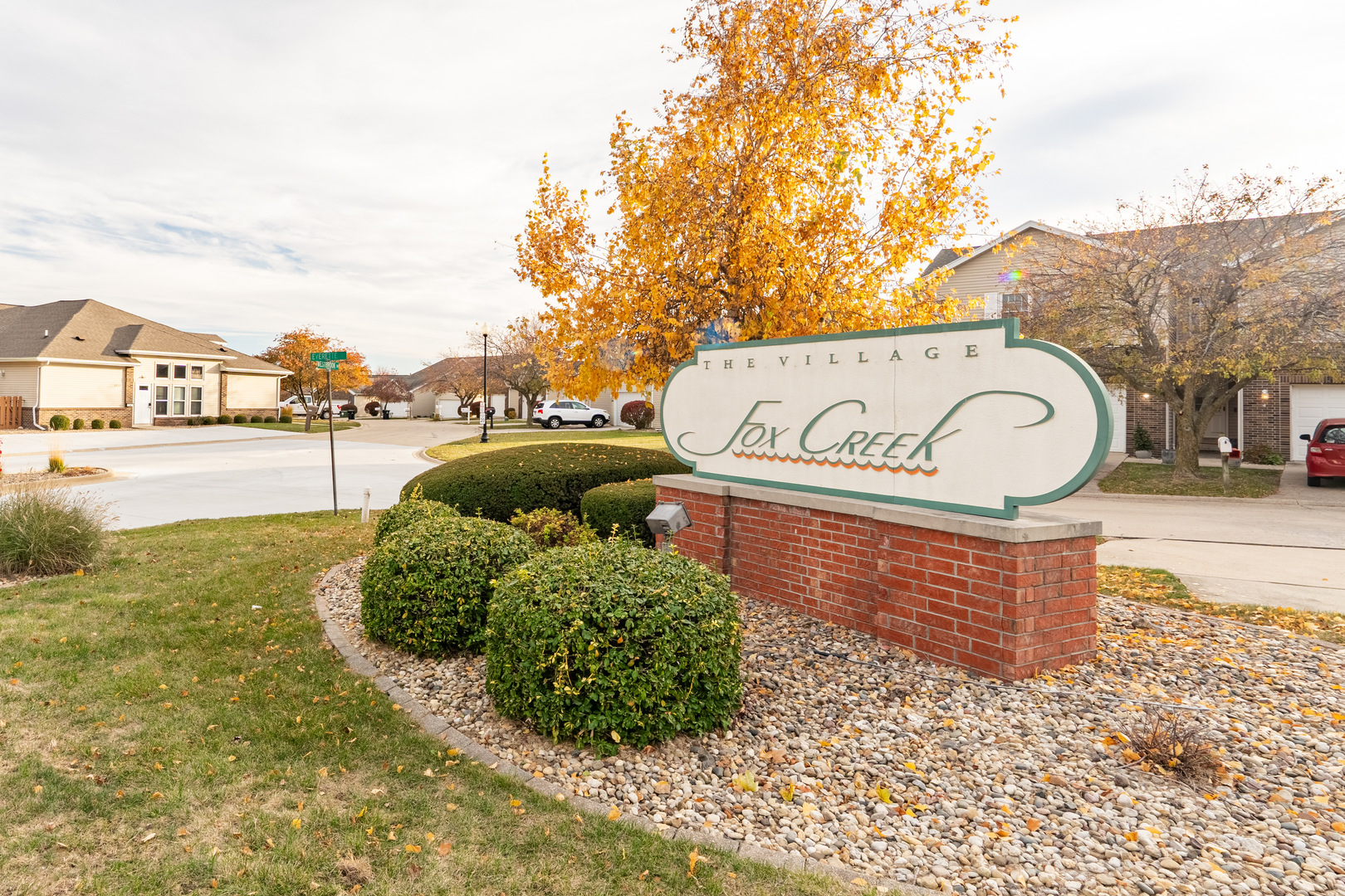 18 Misty Lane, Bloomington, IL 61705