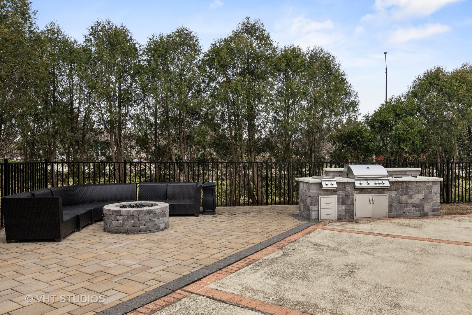 13 Burberry Circle #426, Schaumburg, IL 60173