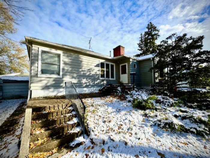 321 Woodbridge Street, Des Plaines, IL 60016