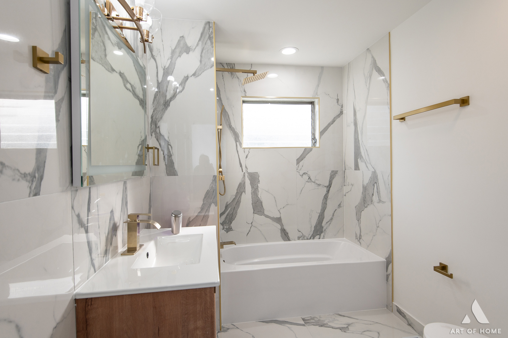 251 N Pleasant Drive, Glenwood, IL 60425